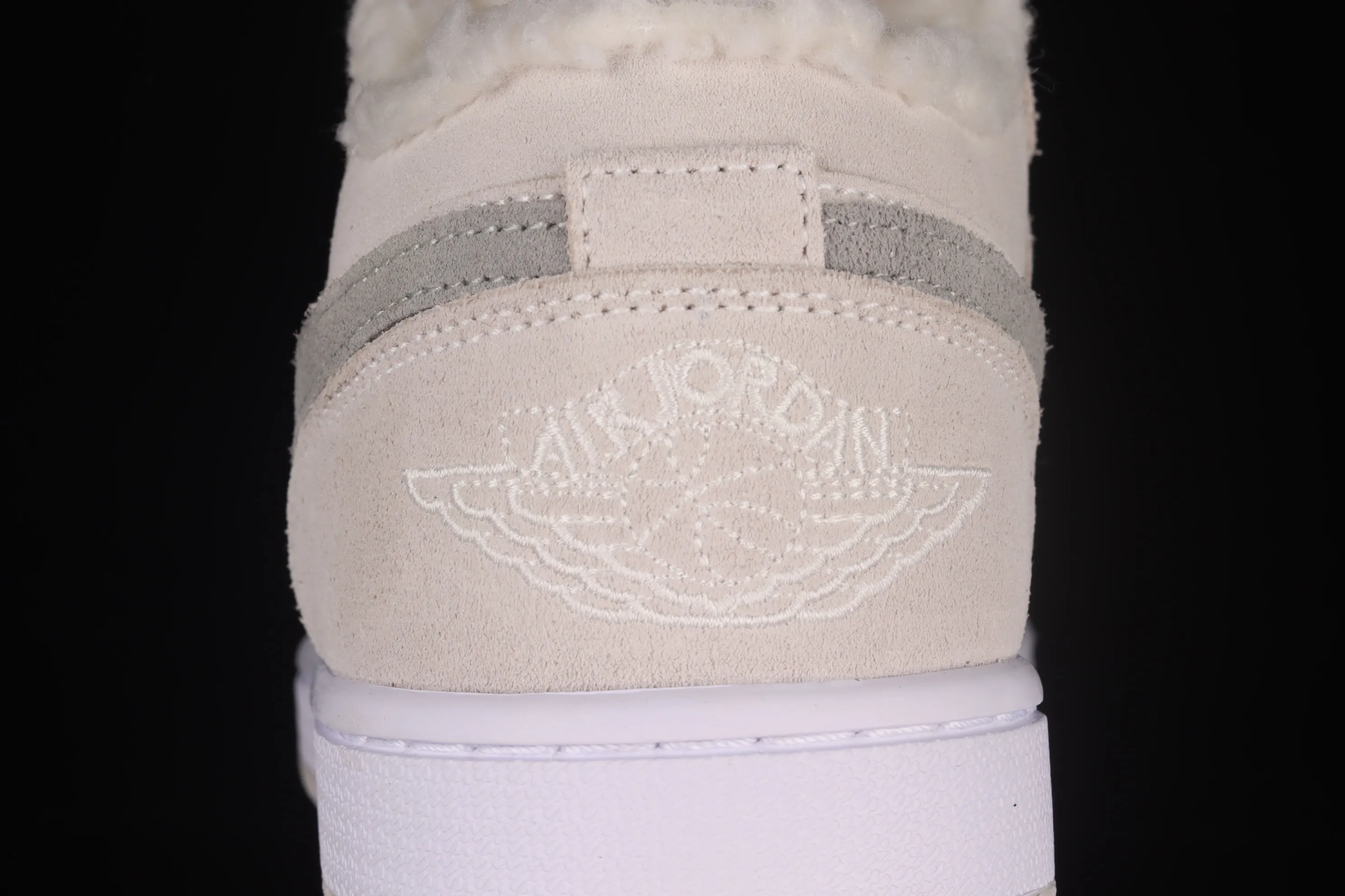 All Categories Air Jordan Jordan Series Basketball Shoes Air Jordan 1 Low Air Jordan 1 Low "Sherpa Fleece" AJ1 Joe 1 Beige Velvet Low-top Cultural Leisure Sports Basketball Shoes DO0750-002